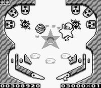 une photo d'Ã©cran de Kirby s Pinball Land sur Nintendo Game Boy
